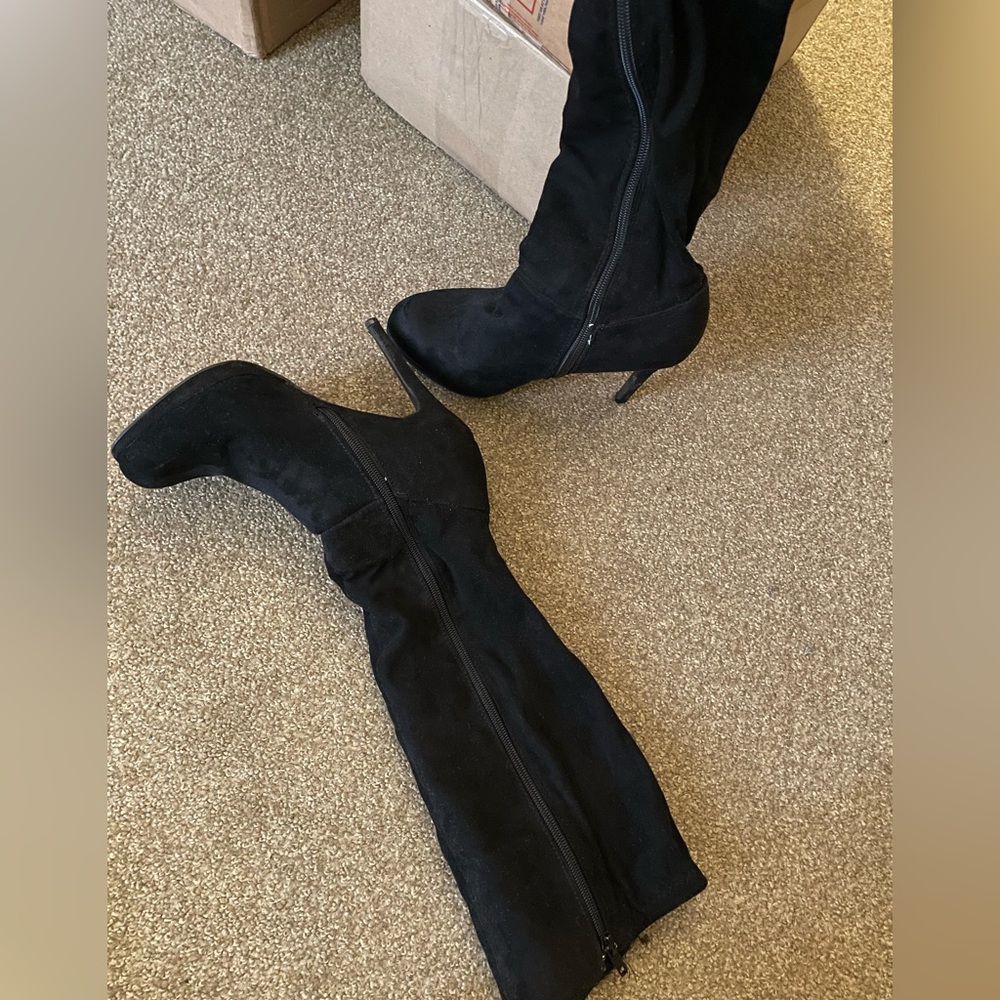 Black suede 4 inch boots women’s size 6 1/2
